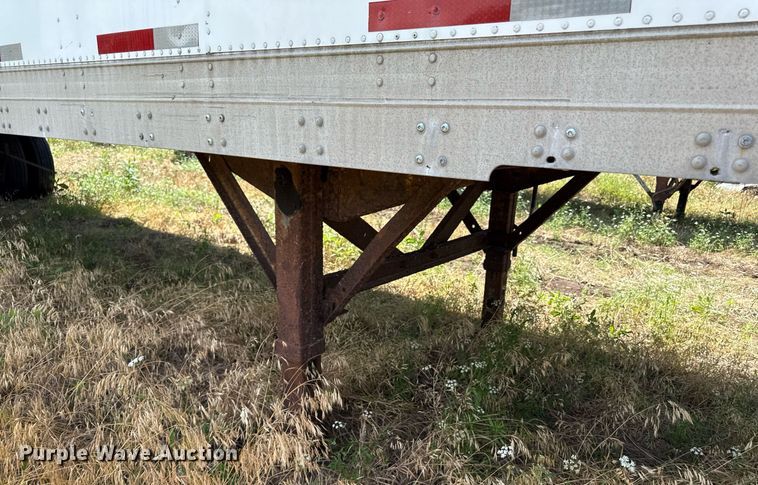 image for item ED4262 1986 Fruehauf dry van trailer