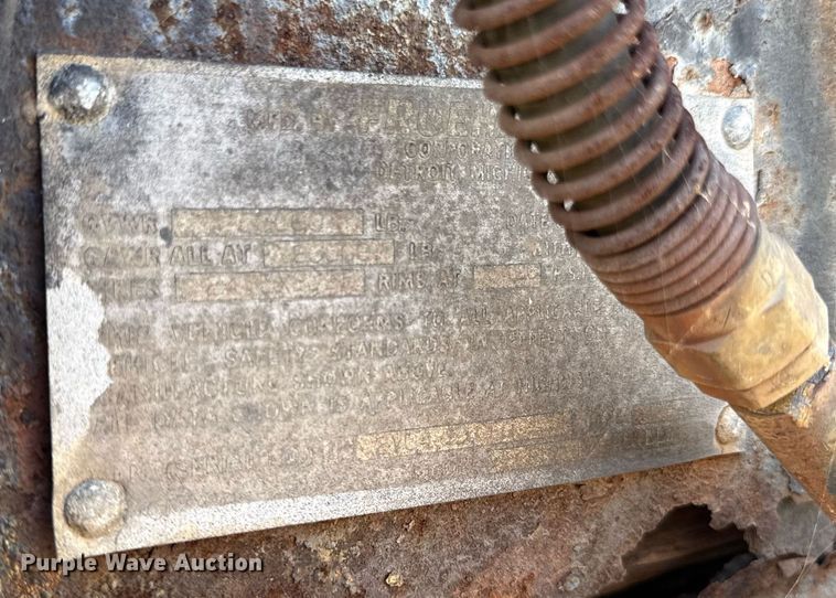 image for item ED4262 1986 Fruehauf dry van trailer