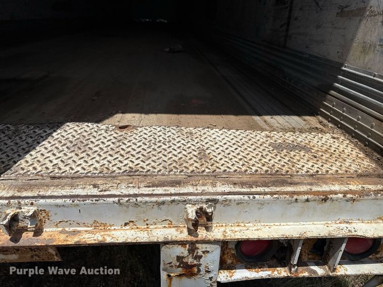 image for item ED4263 2001 Wabash dry van trailer