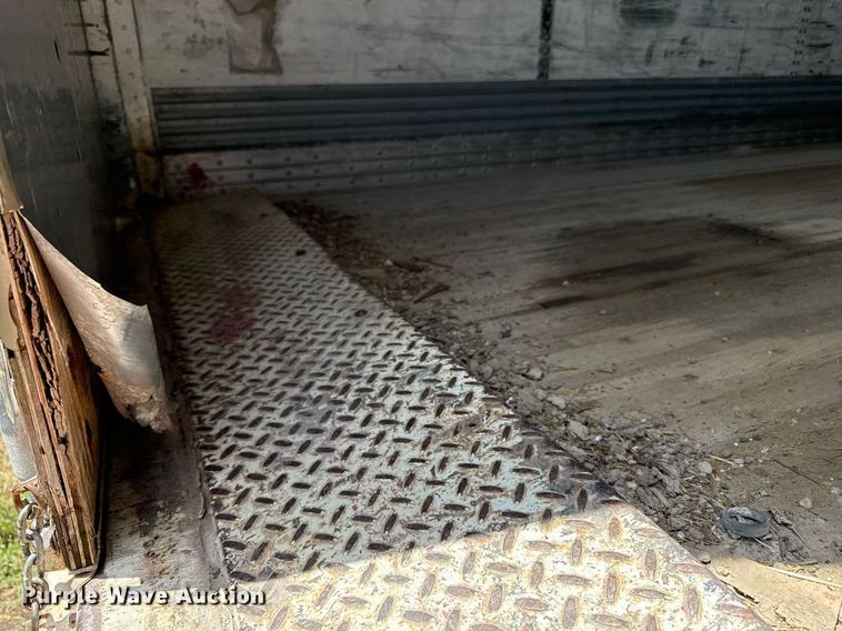 image for item ED4263 2001 Wabash dry van trailer