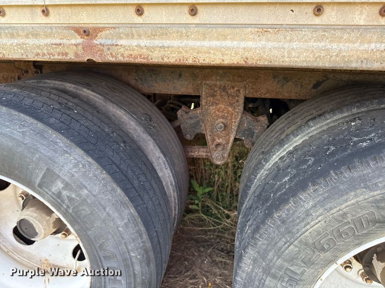 image for item ED4263 2001 Wabash dry van trailer