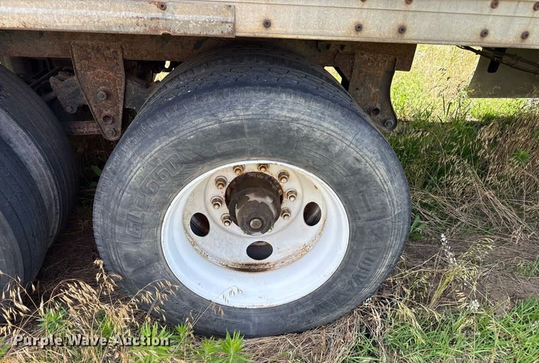 image for item ED4263 2001 Wabash dry van trailer