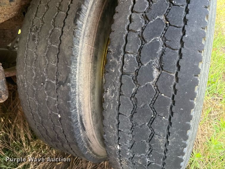 image for item ED4263 2001 Wabash dry van trailer