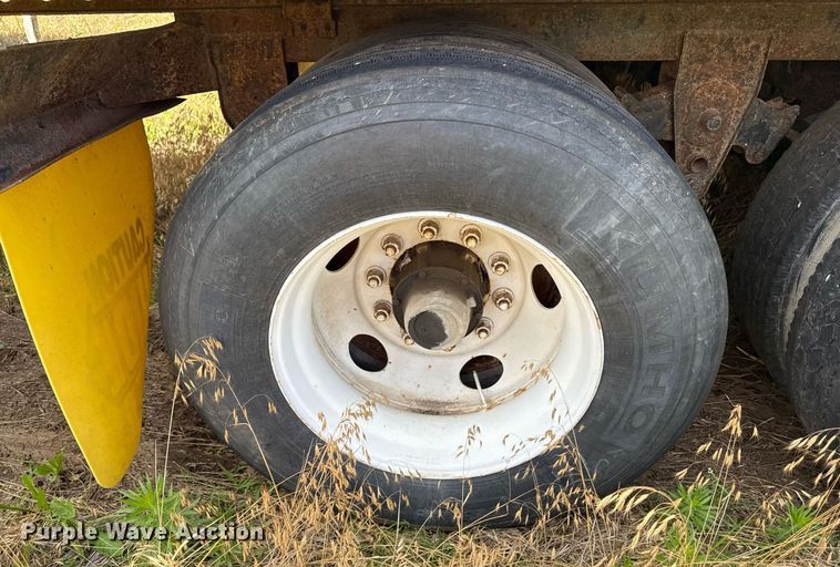 image for item ED4263 2001 Wabash dry van trailer