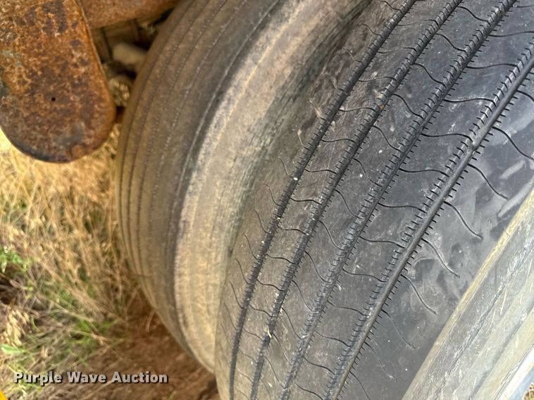 image for item ED4263 2001 Wabash dry van trailer