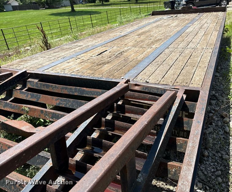 image for item ED4264 2006 Bales equipment trailer