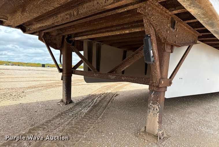 image for item ED5627 1998 Wabash dry van trailer