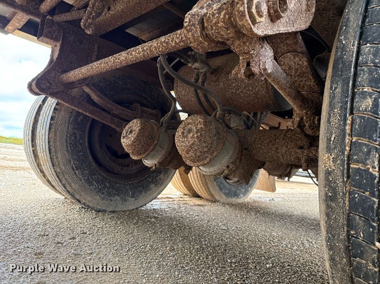 image for item ED5627 1998 Wabash dry van trailer