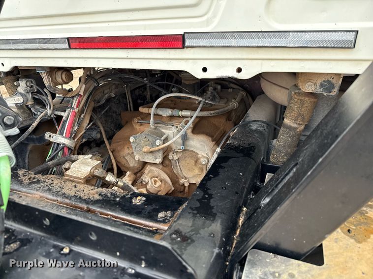 image for item ED5748 2013 Mack GU713 semi truck