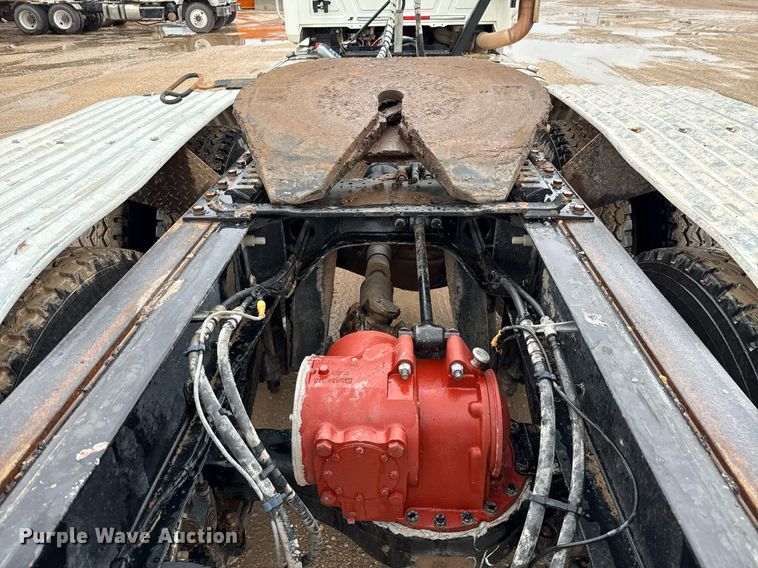 image for item ED5748 2013 Mack GU713 semi truck