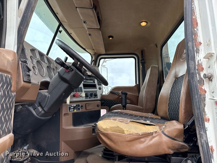 image for item ED5748 2013 Mack GU713 semi truck