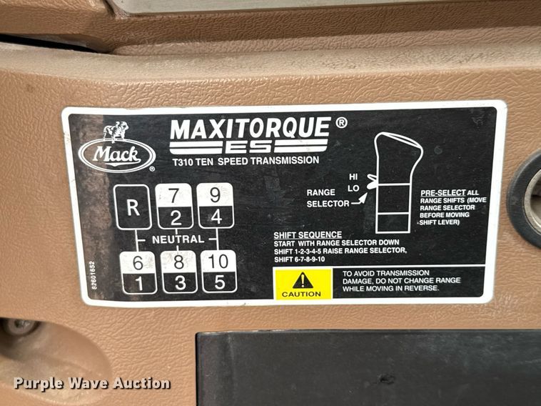 image for item ED5748 2013 Mack GU713 semi truck