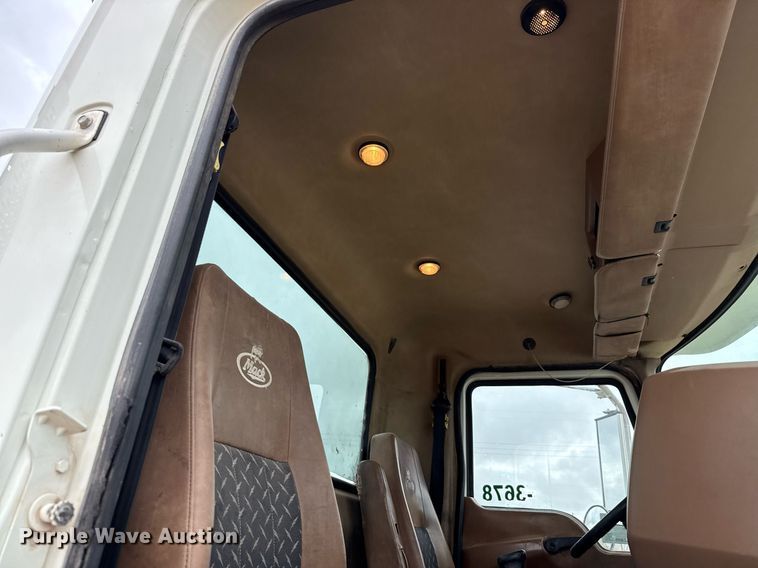 image for item ED5748 2013 Mack GU713 semi truck