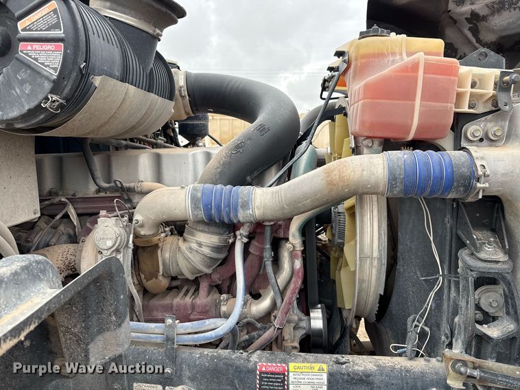 image for item ED5748 2013 Mack GU713 semi truck