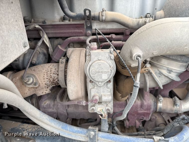 image for item ED5748 2013 Mack GU713 semi truck