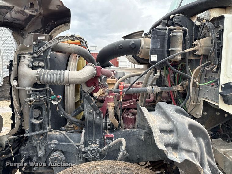 image for item ED5748 2013 Mack GU713 semi truck