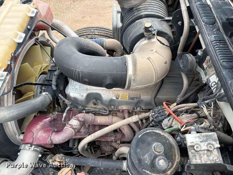 image for item ED5748 2013 Mack GU713 semi truck