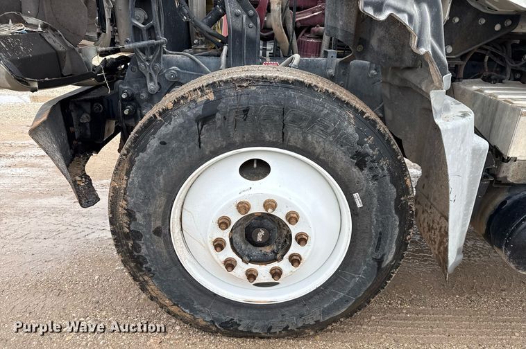 image for item ED5748 2013 Mack GU713 semi truck