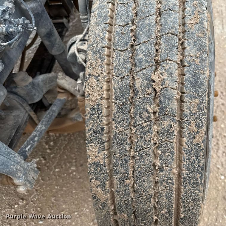 image for item ED5748 2013 Mack GU713 semi truck