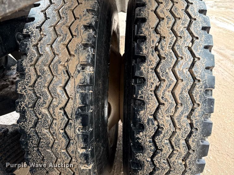 image for item ED5748 2013 Mack GU713 semi truck