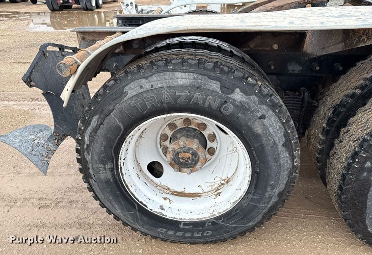 image for item ED5748 2013 Mack GU713 semi truck