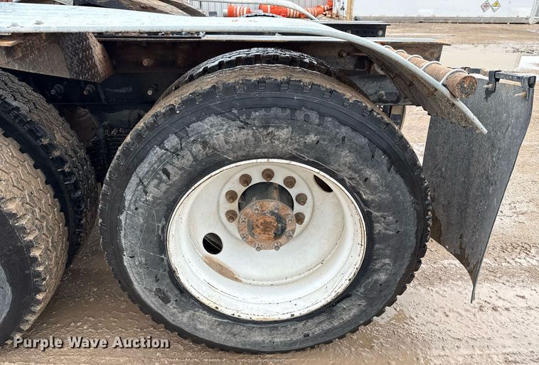 image for item ED5748 2013 Mack GU713 semi truck