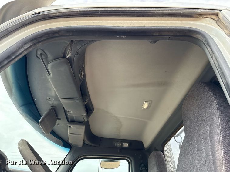 image for item ED5749 2015 Peterbilt 579 semi truck