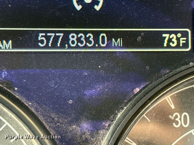 image for item ED5749 2015 Peterbilt 579 semi truck