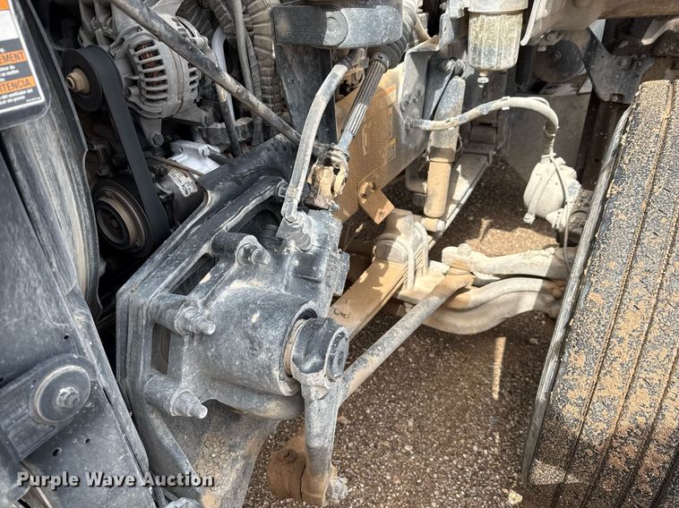 image for item ED5749 2015 Peterbilt 579 semi truck