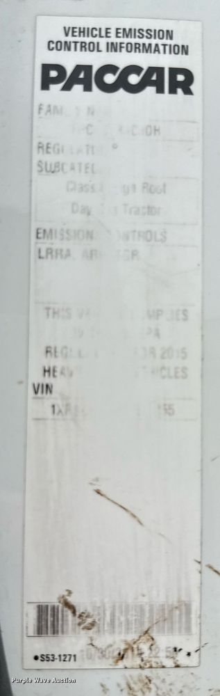 image for item ED5749 2015 Peterbilt 579 semi truck