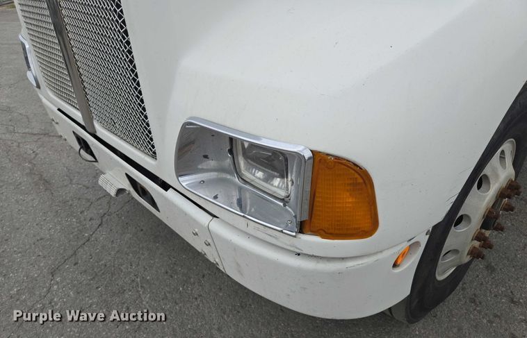 image for item EF1522 2007 Kenworth T300 box truck