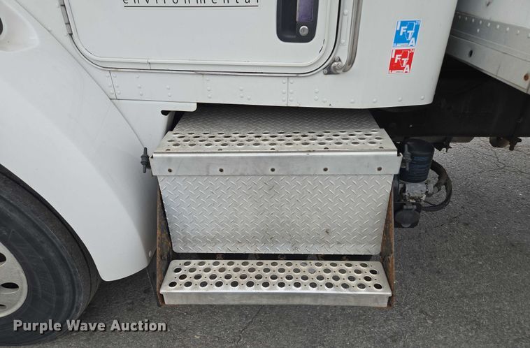 image for item EF1522 2007 Kenworth T300 box truck
