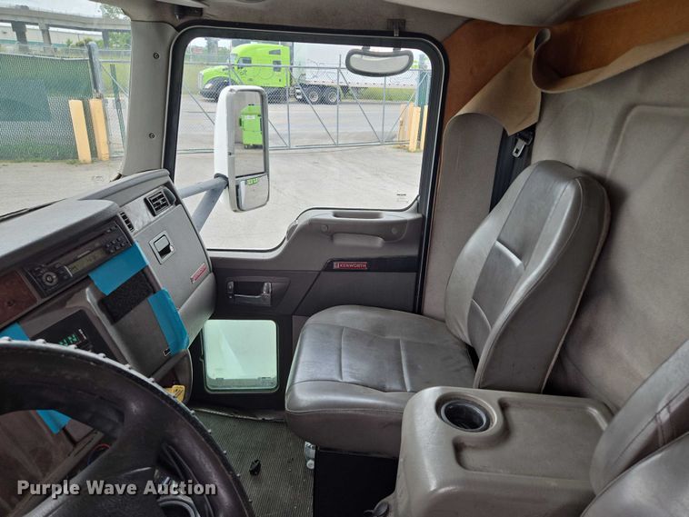 image for item EF1522 2007 Kenworth T300 box truck