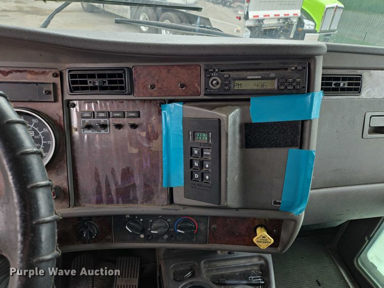 image for item EF1522 2007 Kenworth T300 box truck