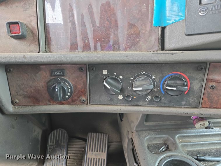 image for item EF1522 2007 Kenworth T300 box truck