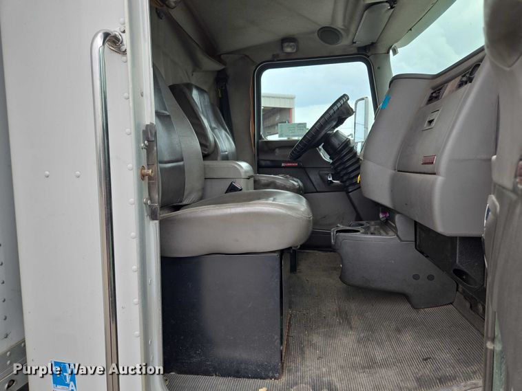 image for item EF1522 2007 Kenworth T300 box truck