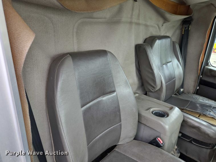 image for item EF1522 2007 Kenworth T300 box truck