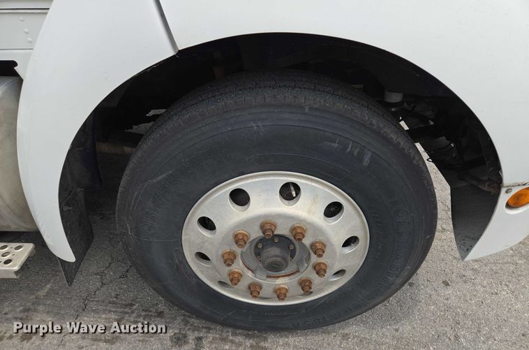 image for item EF1522 2007 Kenworth T300 box truck