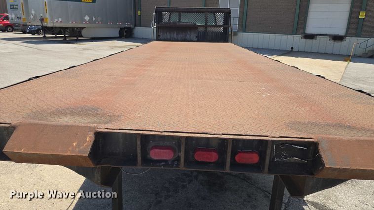 image for item EF1572 1993 Ford F700 flatbed truck