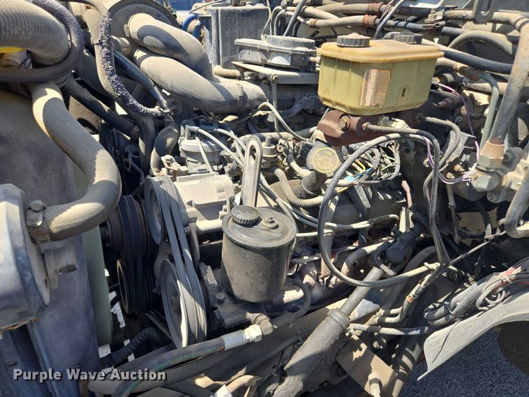 image for item EF1572 1993 Ford F700 flatbed truck