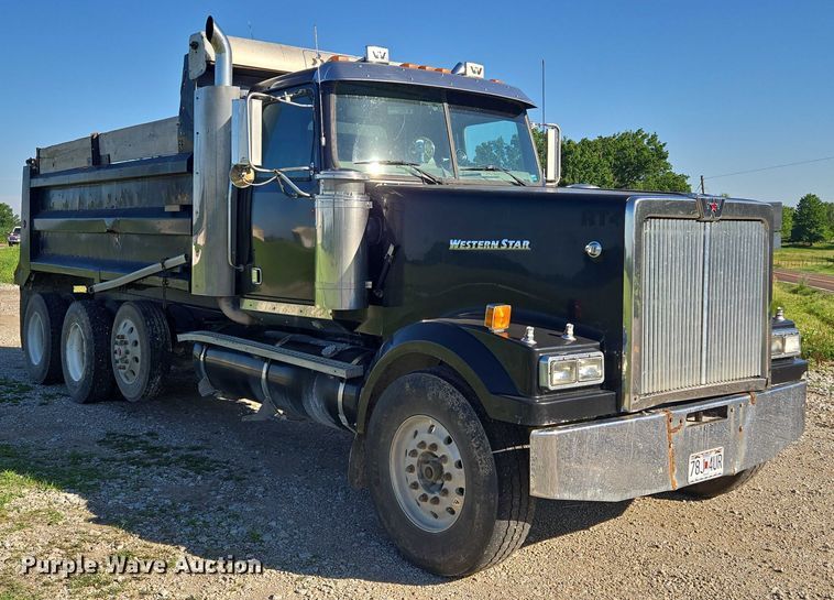 image for item EF1575 1999 Western Star 4964EX dump truck