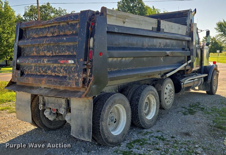 image for item EF1575 1999 Western Star 4964EX dump truck