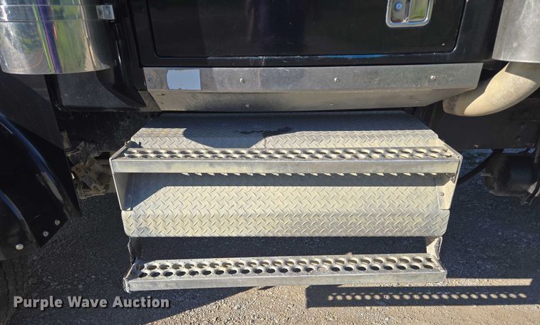 image for item EF1575 1999 Western Star 4964EX dump truck