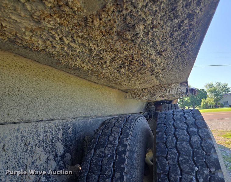 image for item EF1575 1999 Western Star 4964EX dump truck