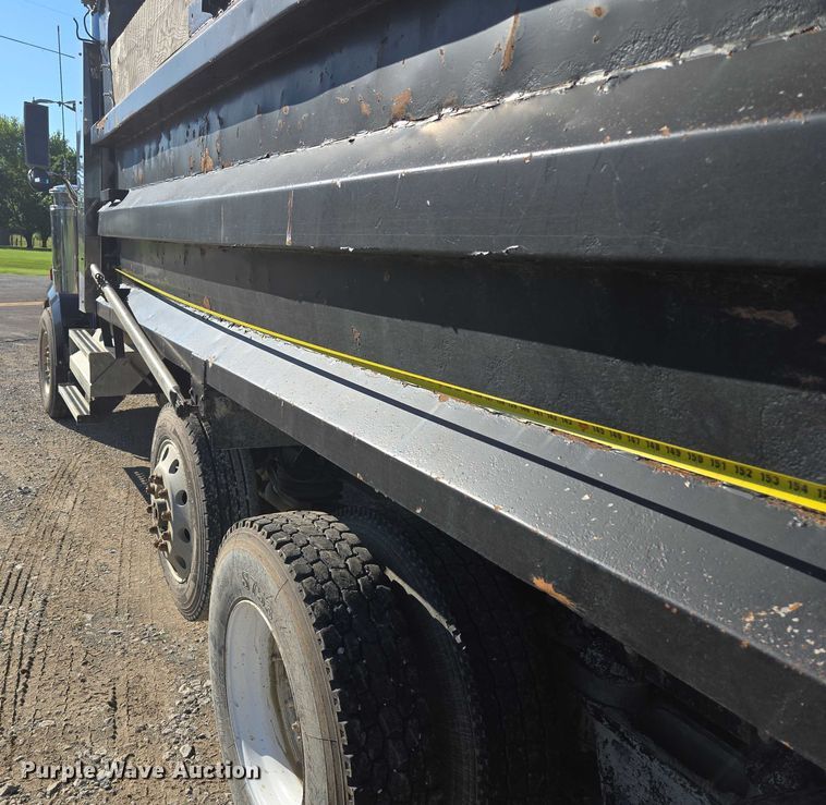 image for item EF1575 1999 Western Star 4964EX dump truck