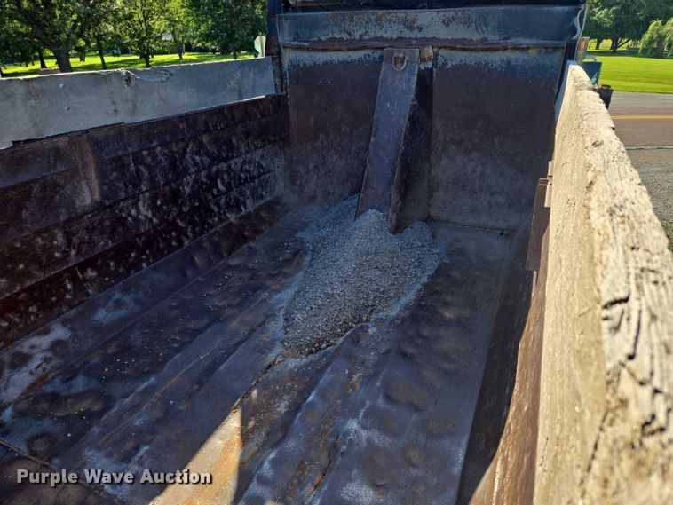 image for item EF1575 1999 Western Star 4964EX dump truck