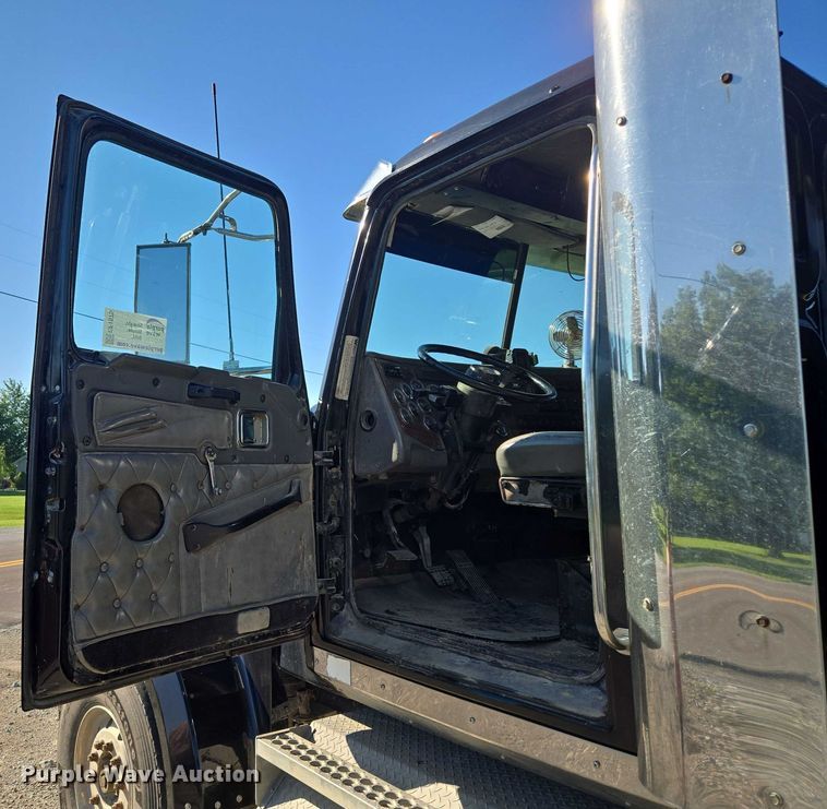 image for item EF1575 1999 Western Star 4964EX dump truck