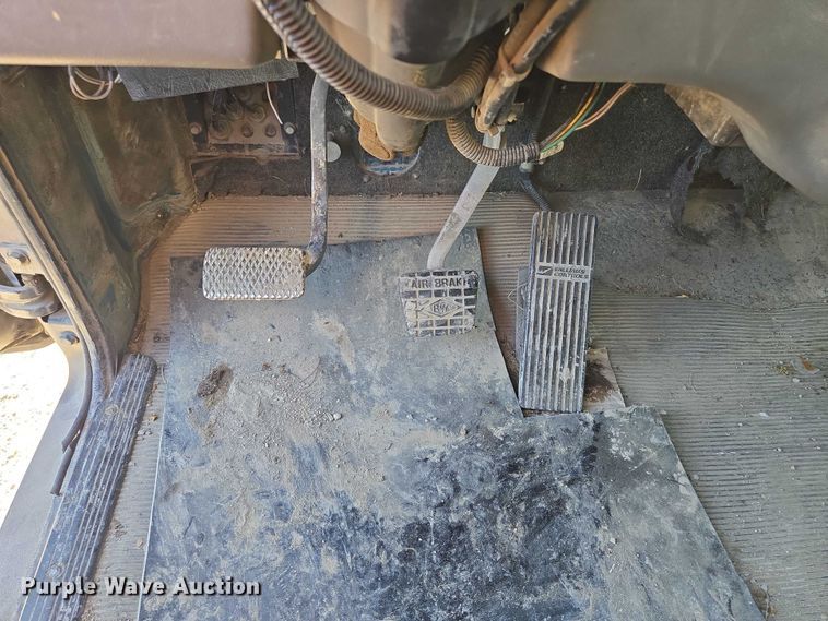 image for item EF1575 1999 Western Star 4964EX dump truck