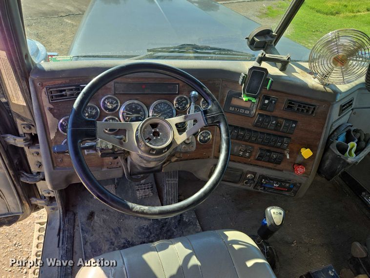 image for item EF1575 1999 Western Star 4964EX dump truck