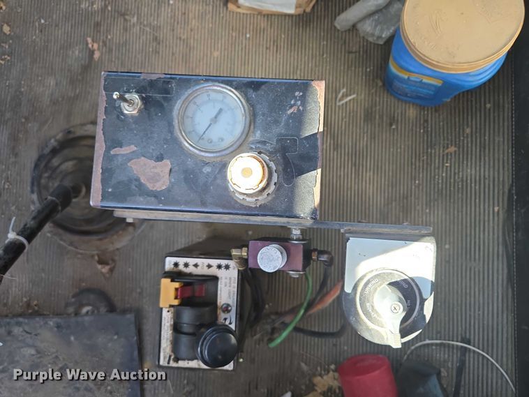 image for item EF1575 1999 Western Star 4964EX dump truck